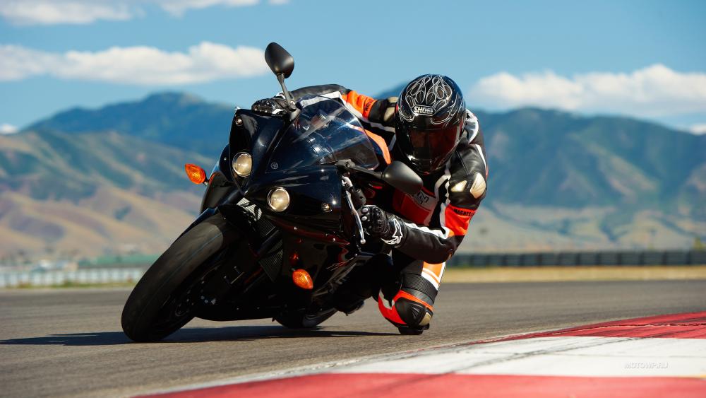 Yamaha YZF R1 Track Cornering in Crisp 4K Action wallpaper