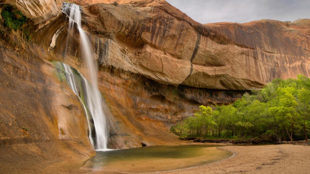 Lower Calf Creek Falls Serenity in Utah Desert Canyon wallpaper