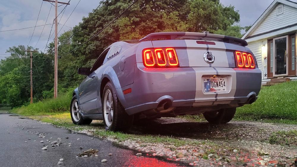 2005 Ford Mustang GT wallpaper