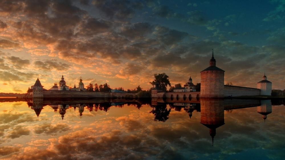 Sunset Reflections at Kirillo Belozersky Monastery on Lake Siverskoye wallpaper