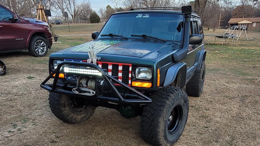 2000 Jeep Cherokee wallpaper