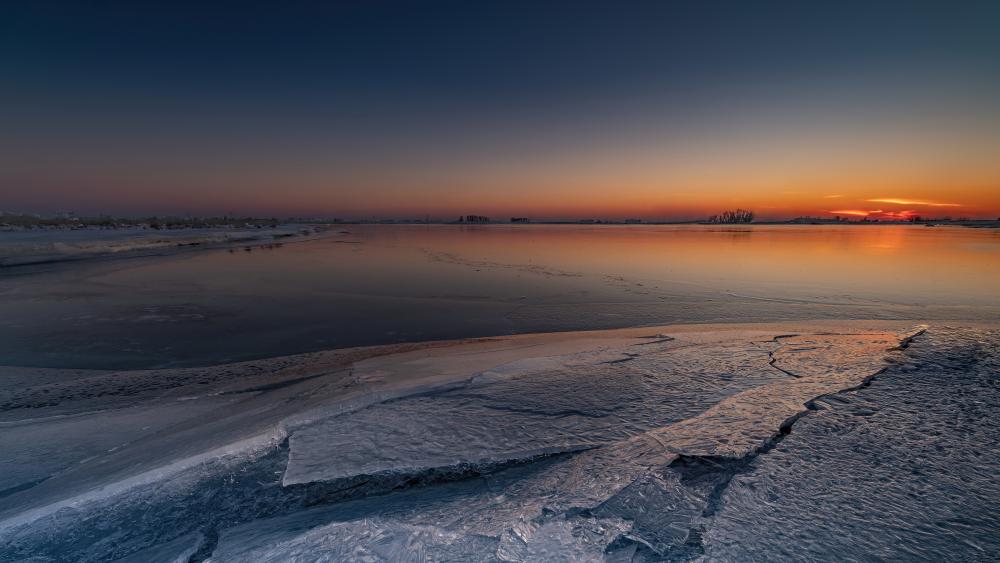 Frozen Dusk Horizon Over Lake Balaton in Balatonfüred Hungary wallpaper