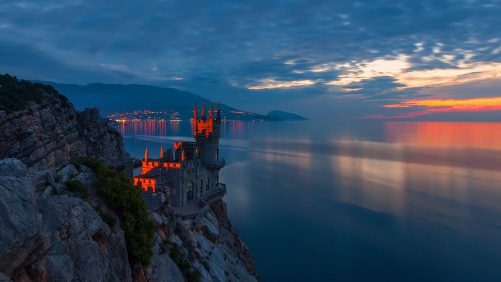 Swallow Nest Castle at Dusk Above the Calm Crimean Sea wallpaper