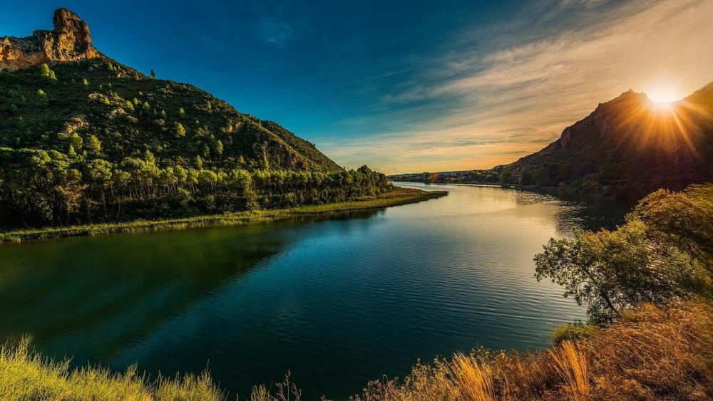 Golden Sunset Over Río Ebro Valley in Cantabria Spain wallpaper