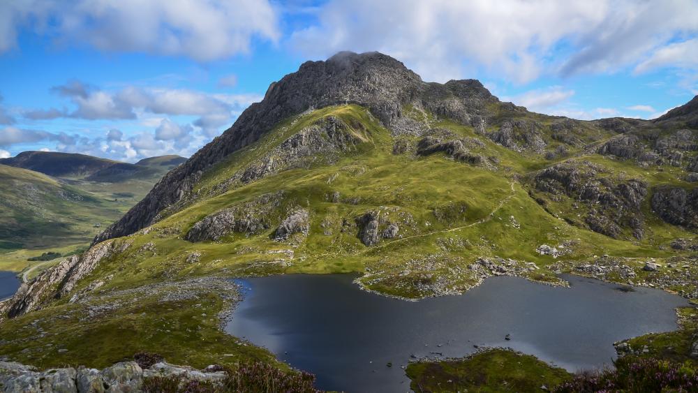 Snowdonia Peaks Above Tranquil Mountain Lake in Wales 4K Landscape wallpaper