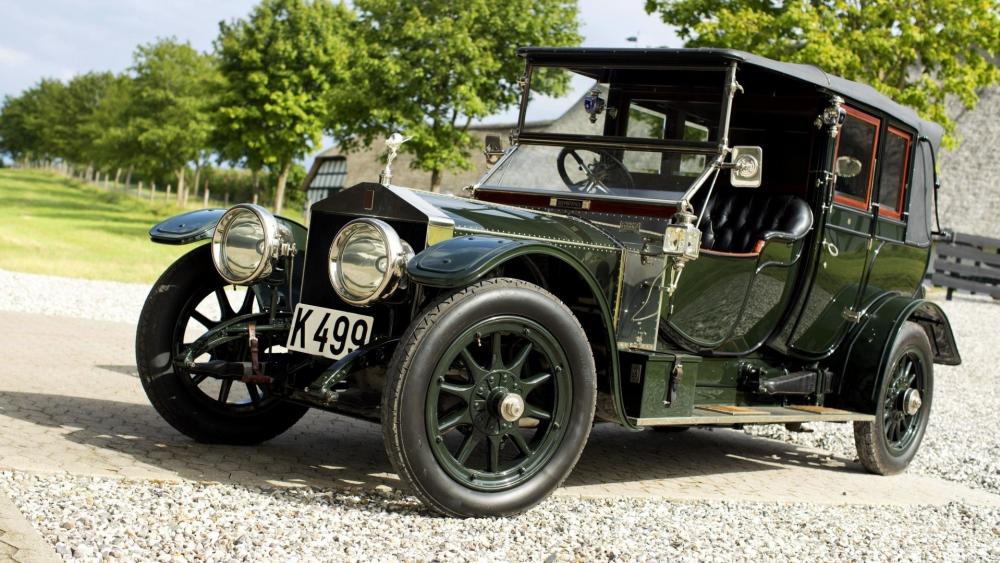 Timeless Rolls Royce Silver Ghost Vintage Elegance in the Countryside wallpaper