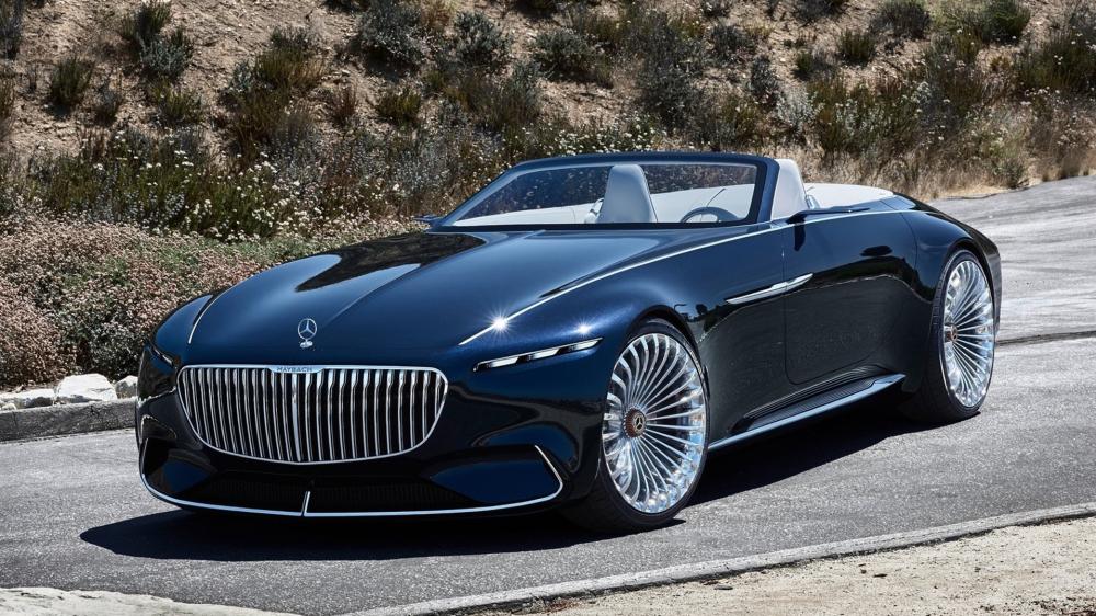 Luxury Maybach Roadster in Motion wallpaper
