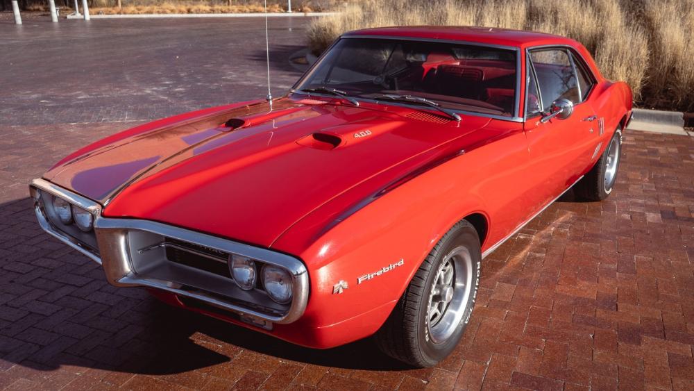 Classic Pontiac Firebird in Bold Red wallpaper