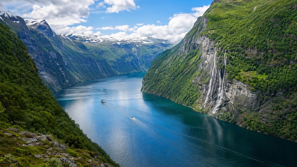 Geirangerfjord Serenity wallpaper