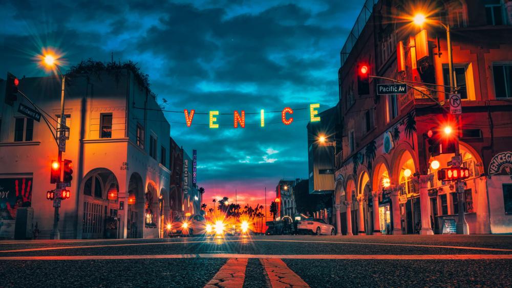 Venice Beach Twilight Glow wallpaper