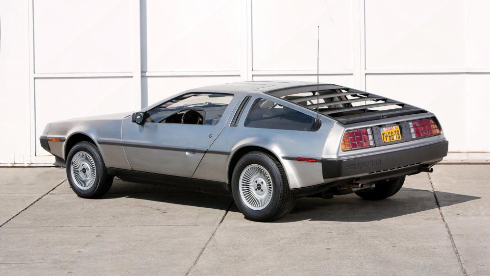 Iconic DeLorean Time Machine Classic wallpaper