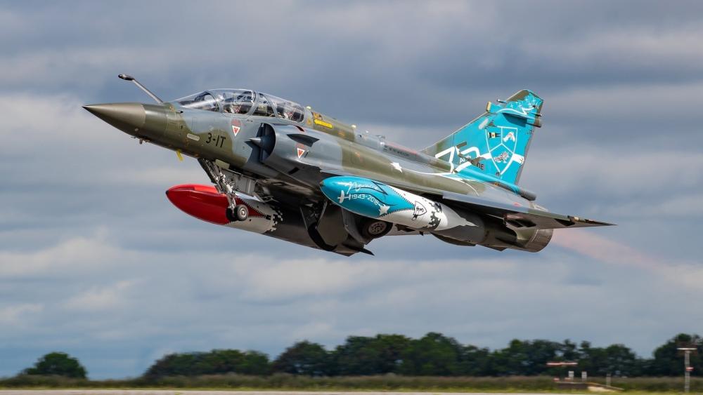 Dassault Mirage 2000 in Flight wallpaper