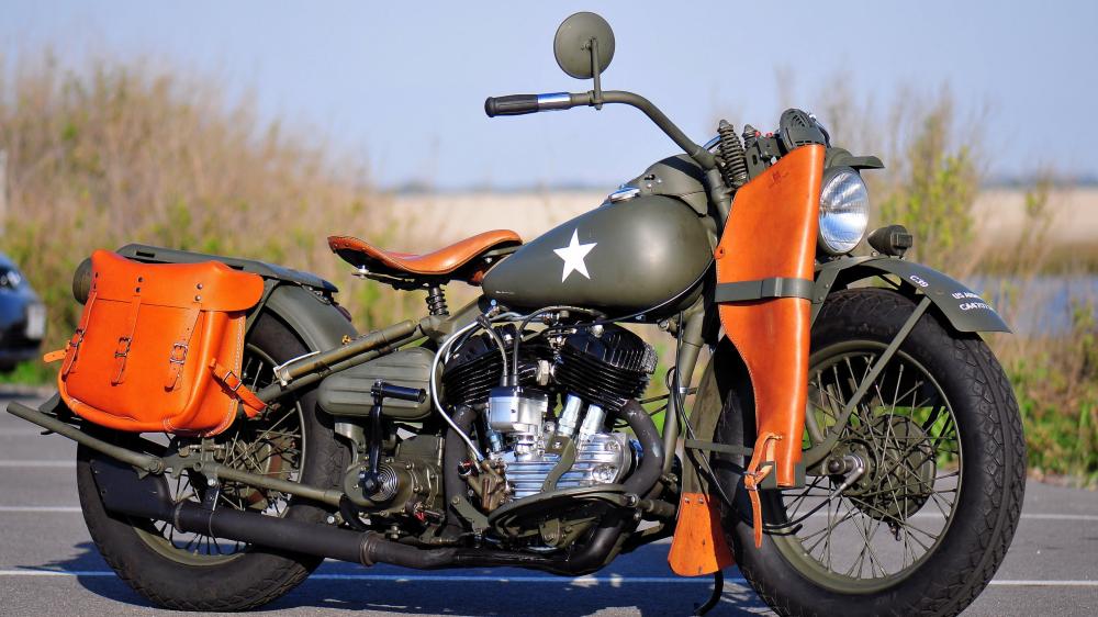 Military Cruiser Motorcycle with Vintage War Style wallpaper