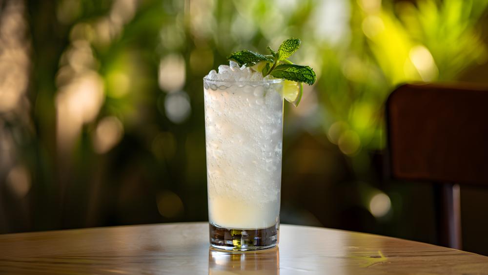 Tropical Mint Mojito Glow wallpaper