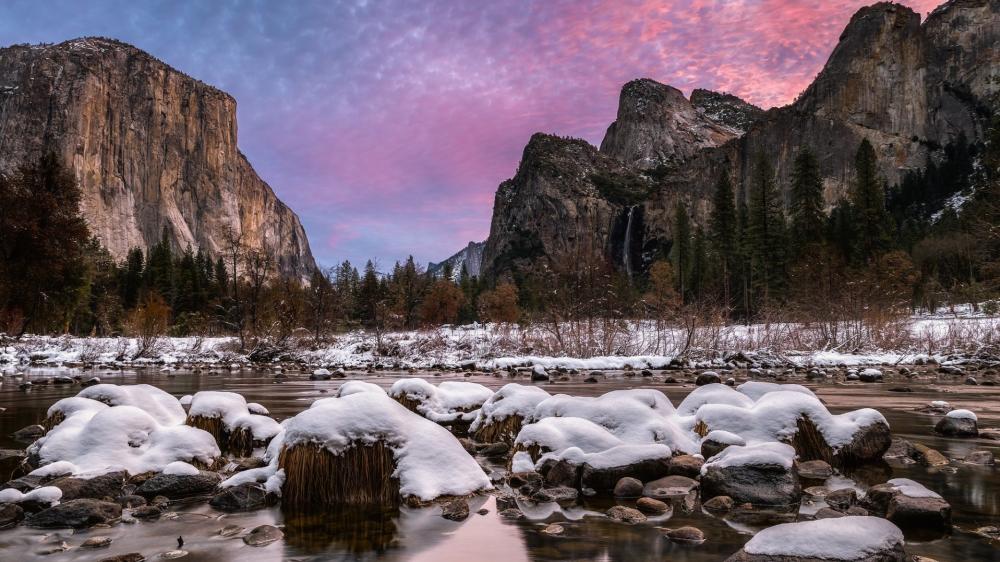 Winter Dawn Over Yosemite Valley wallpaper