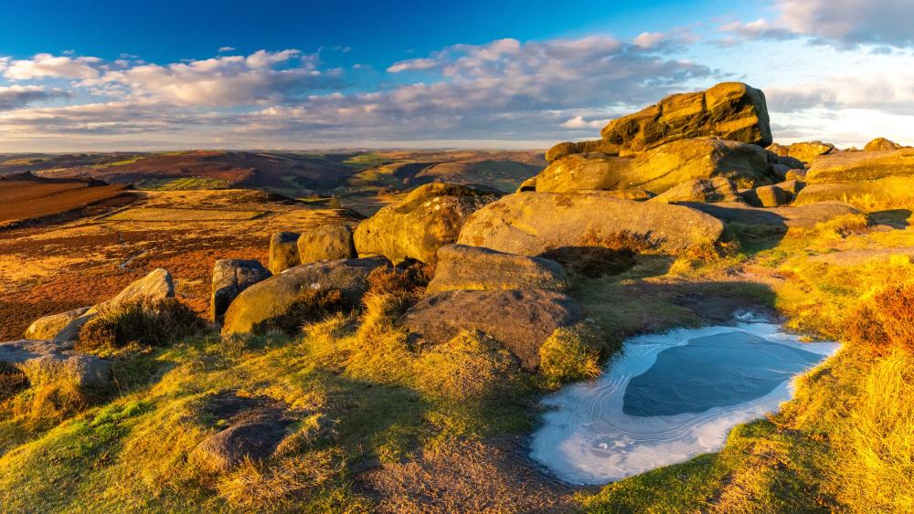 Golden Boulder Ridge at Sunrise wallpaper
