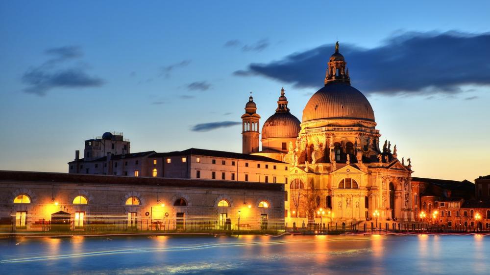 Twilight Glow at Santa Maria della Salute wallpaper
