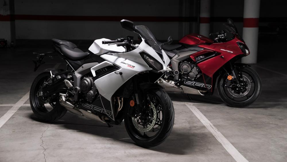 Triumph Daytona 660 Duo in Dramatic Light wallpaper
