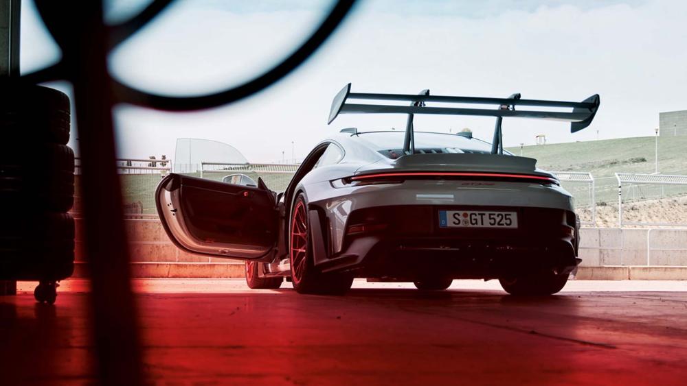Porsche 911 GT3 RS Pit Lane Power wallpaper