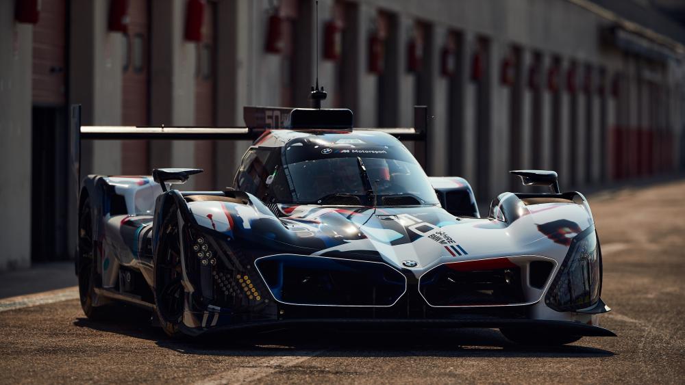 BMW M Hybrid V8 Track Beast wallpaper