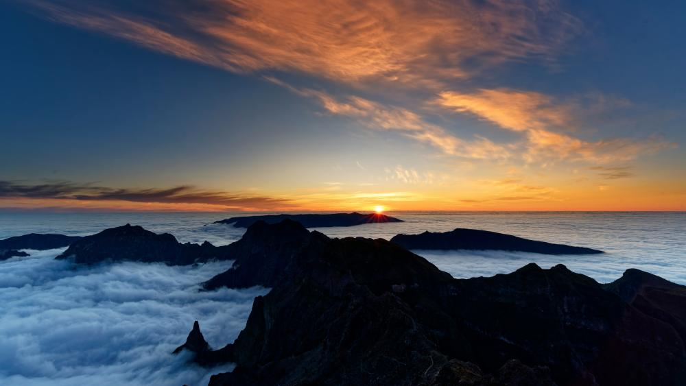 Pico do Areeiro Sunrise Above the Clouds wallpaper