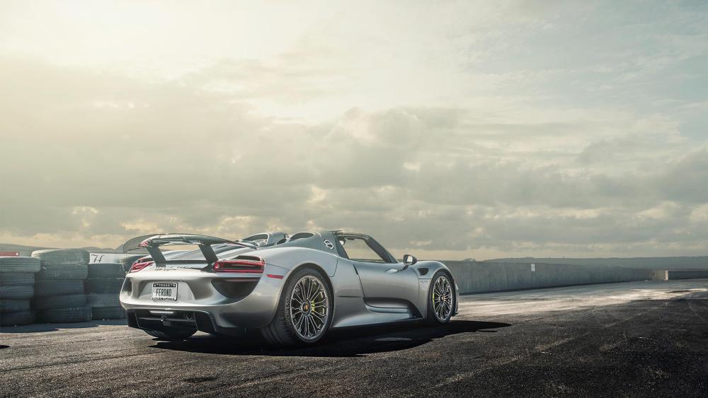 Porsche 918 Spyder Track Elegance wallpaper