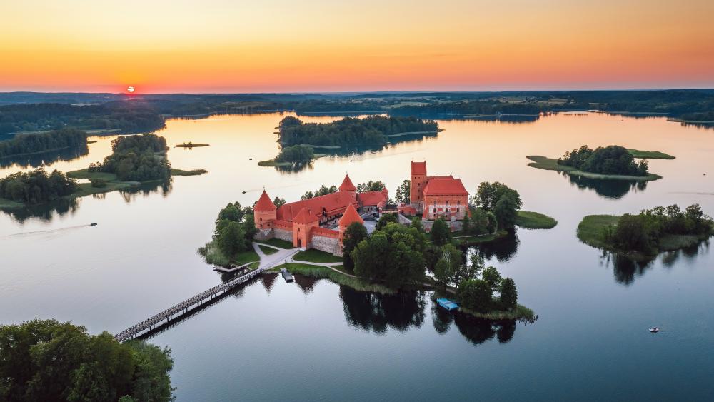 Sunset Over Trakai Island Castle wallpaper
