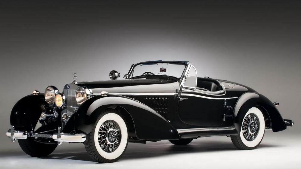 Classic Mercedes-Benz Elegance wallpaper