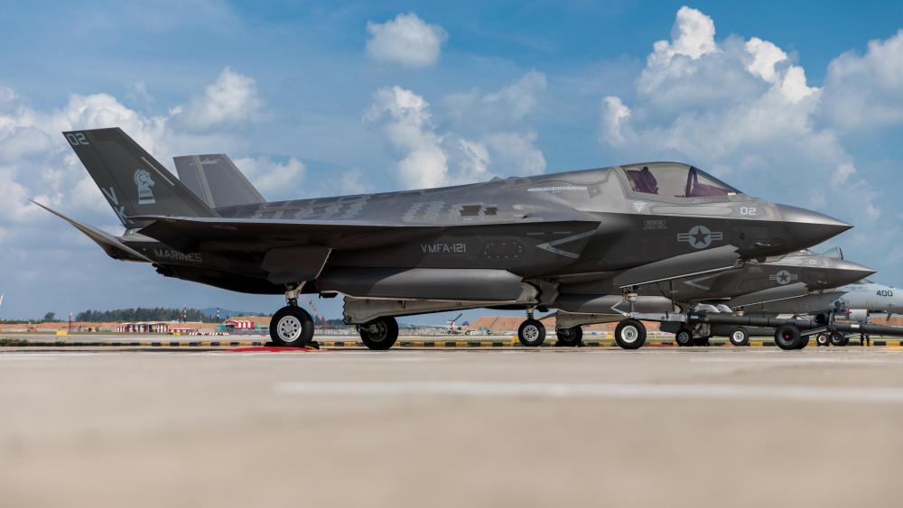 F-35 Lightning II Military Jet wallpaper