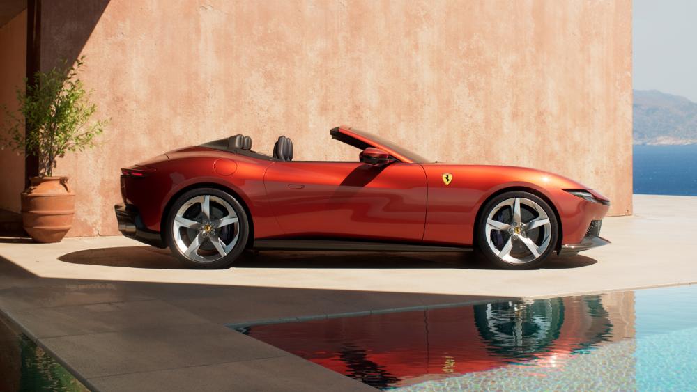 Ferrari Amalfi Spider Sunset Elegance wallpaper