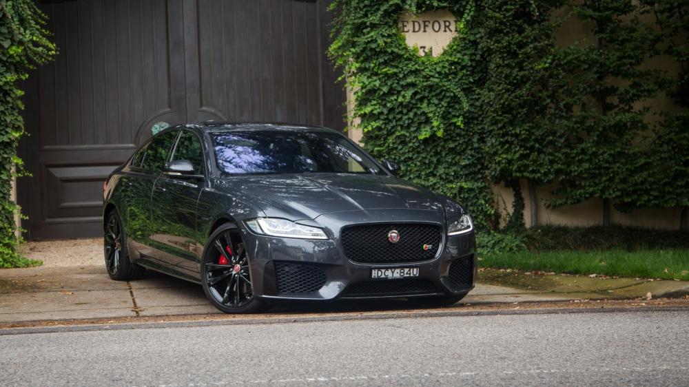 Jaguar XF Silver Luxury wallpaper