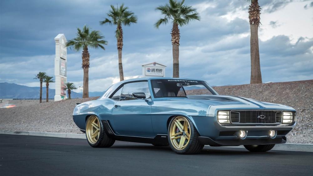 Classic Camaro Desert Cruise wallpaper