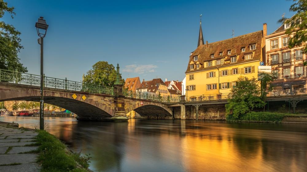Golden Evening at Pont Saint Guillaume wallpaper