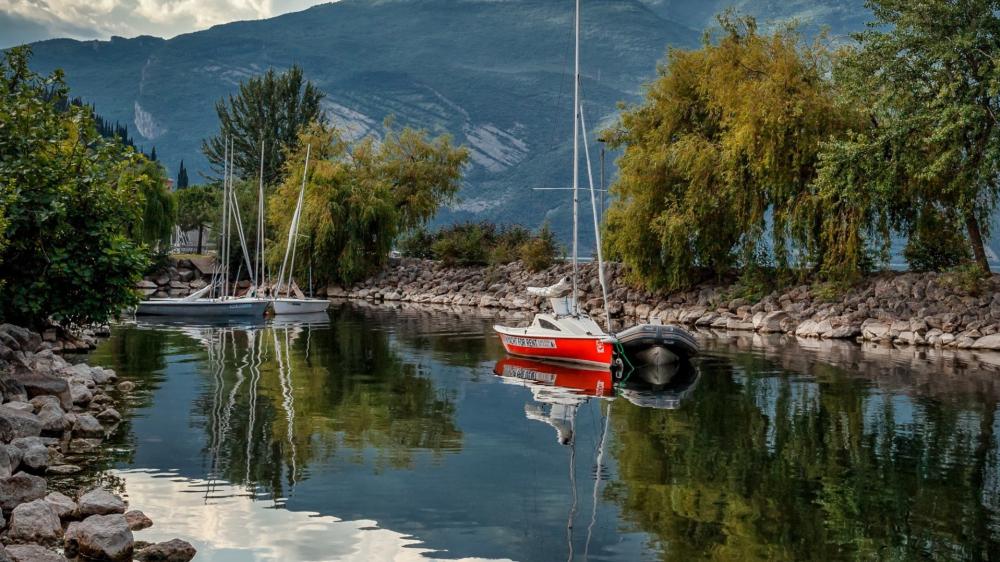 Quiet Lakeside Sailboats wallpaper