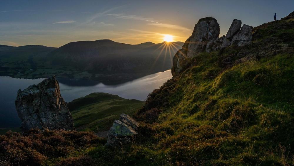 Sunrise Over Rocky Highlands wallpaper