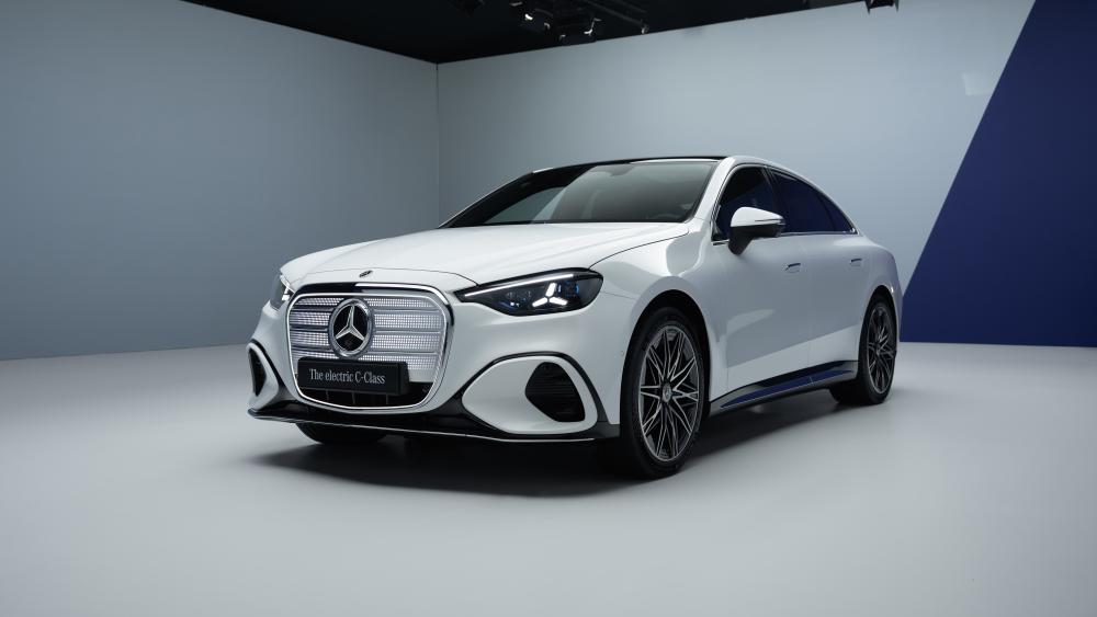 Mercedes-Benz C 400 Luxury EV wallpaper