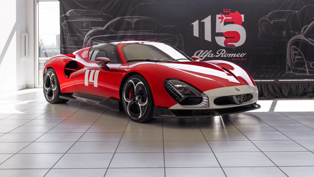 Bespoke Alfa Romeo 33 Stradale in Red wallpaper