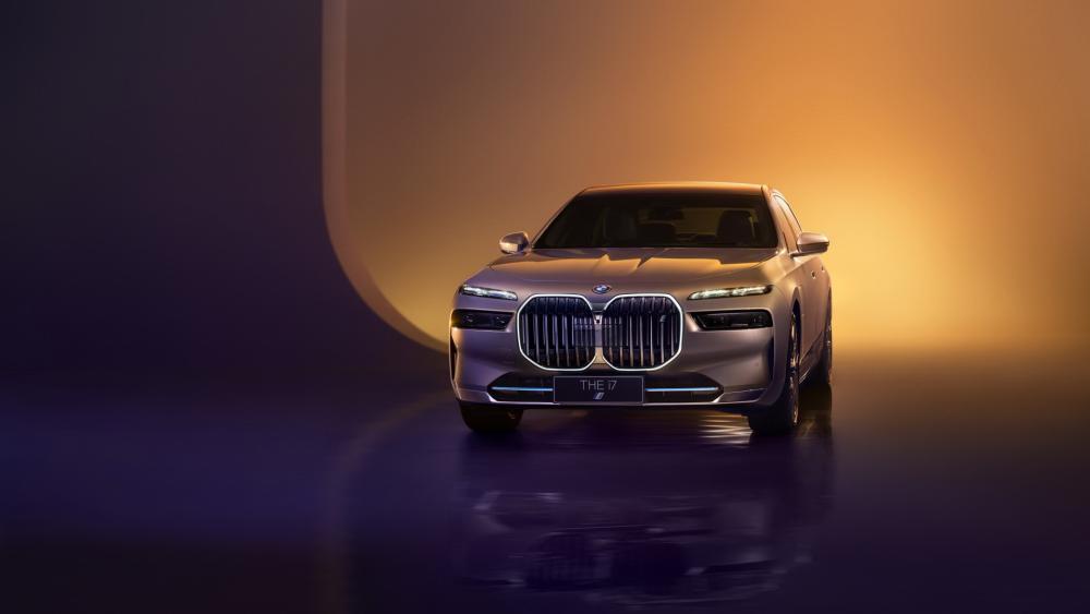 Elegant BMW i7 in Studio Glow wallpaper