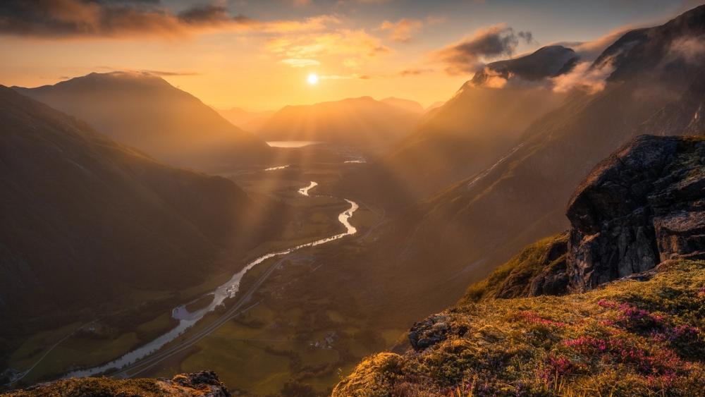 Golden Romsdalen Sunrise wallpaper