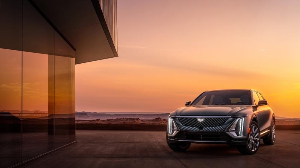 Sunset Cadillac Lyriq Elegance wallpaper