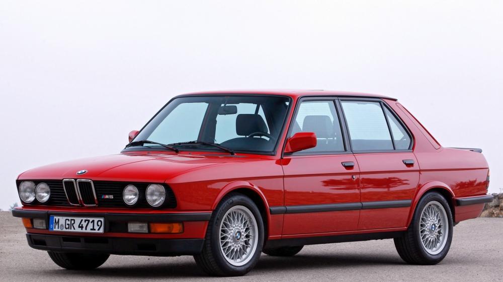 Crimson Classic BMW M5 wallpaper