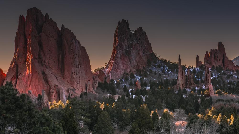 Garden of the Gods Twilight Red Rock Landscape wallpaper