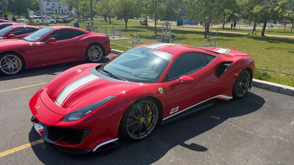 Ferrari 488 Pista Meet in Québec Park wallpaper