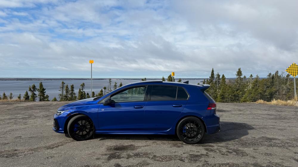 Volkswagen Golf R Coastal Drive wallpaper