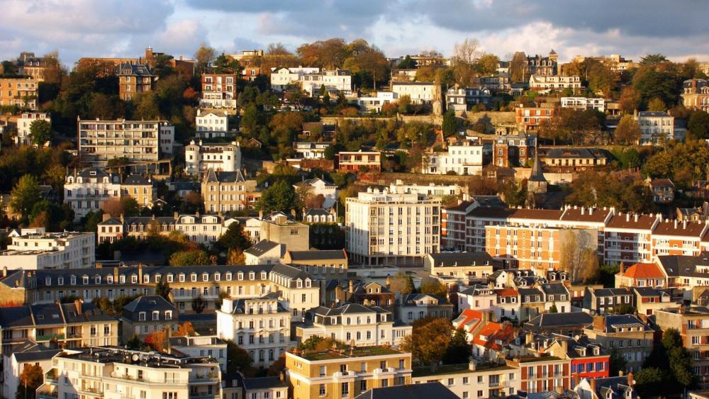 Golden Hillside Cityscape of Le Havre wallpaper