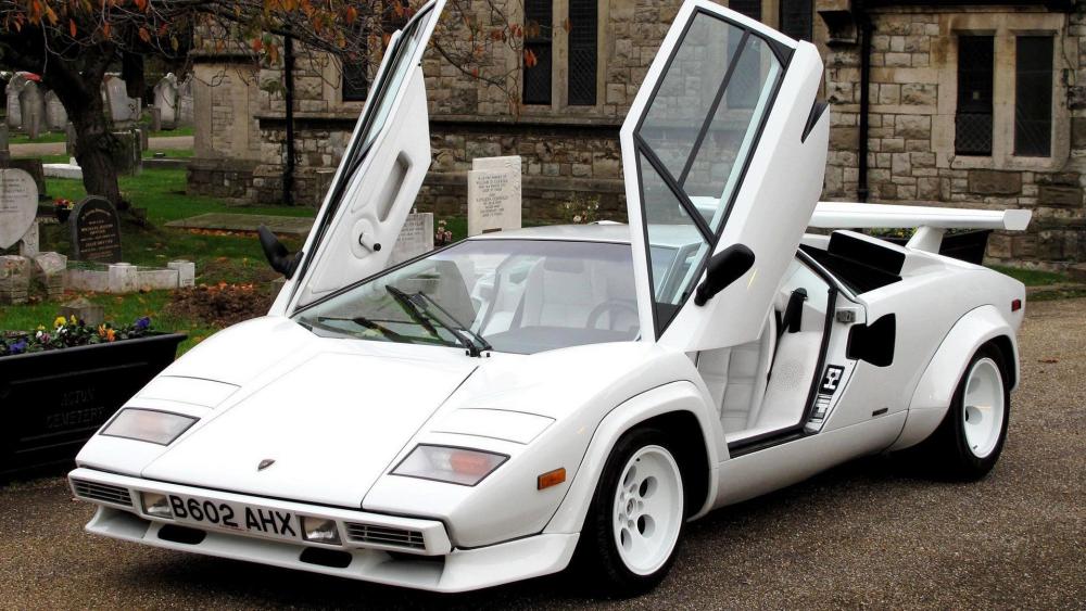 Classic White Lamborghini Countach wallpaper