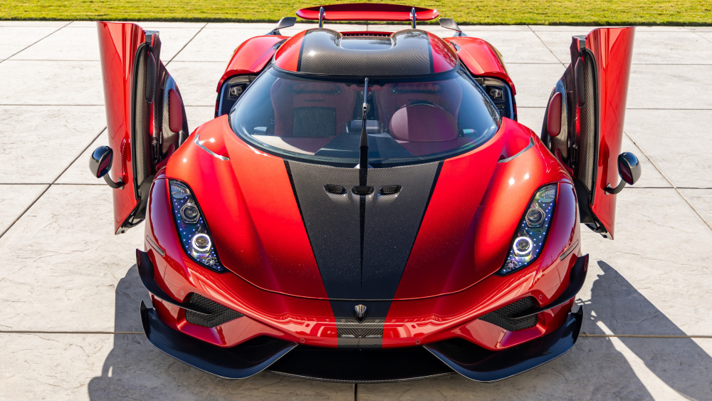 Red Koenigsegg Regera Hypercar Showcase wallpaper