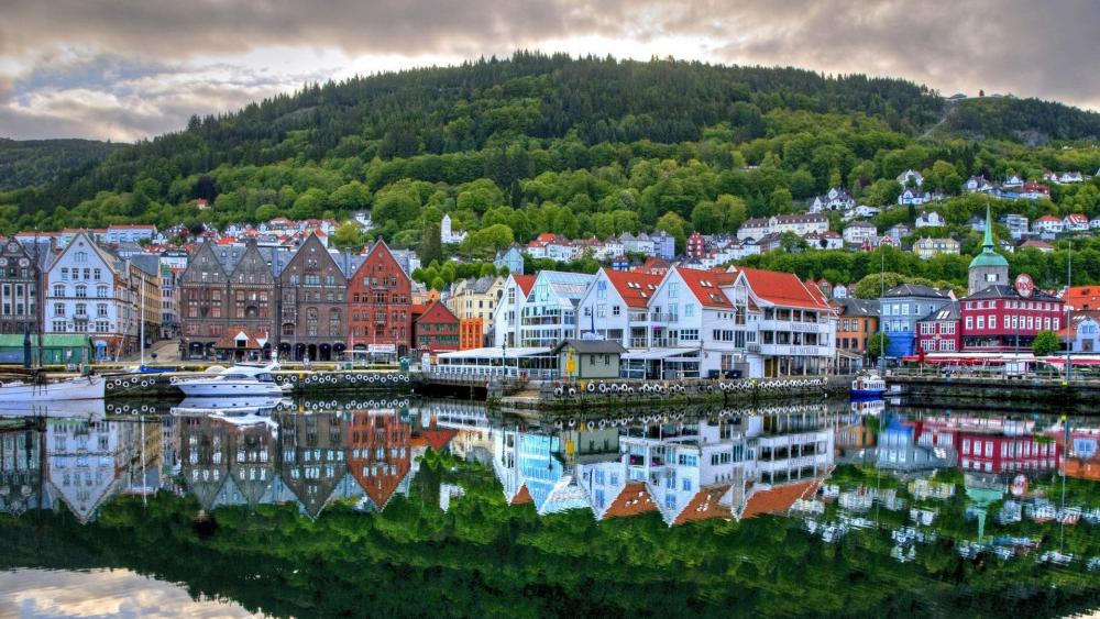 Bryggen Harbor Reflections in Bergen wallpaper
