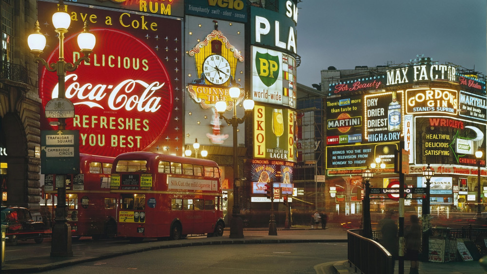 Piccadilly Circus Neon Glow wallpaper