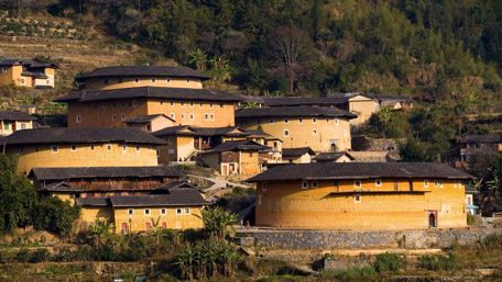 Ancient Architecture in a Peaceful Cityscape wallpaper